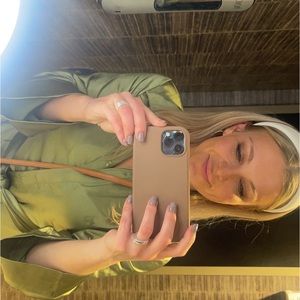 Meet your Posher, Alexandra